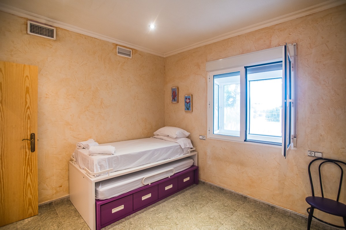 For sale - 7 Bedroom 4 Bathroom Villa in Orihuela - Inland  - Alicante