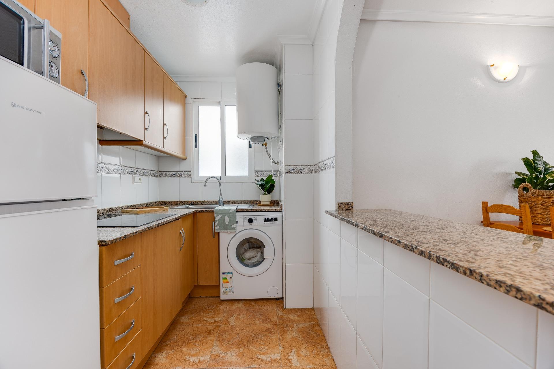 For sale - 2 Bedroom 1 Bathroom Apartment in Torrevieja - Centro  - Alicante