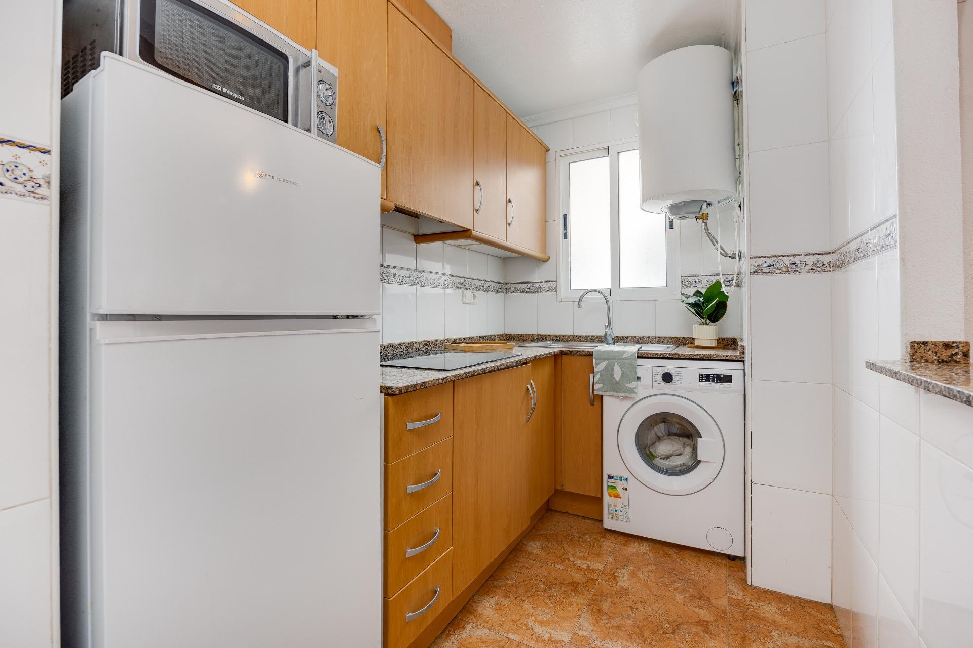 For sale - 2 Bedroom 1 Bathroom Apartment in Torrevieja - Centro  - Alicante