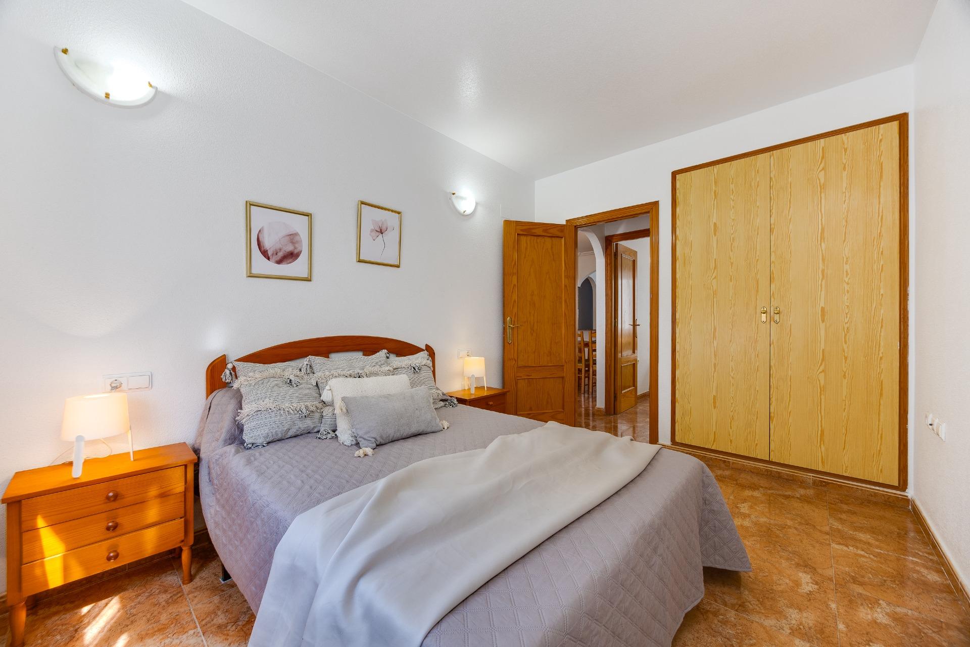 For sale - 2 Bedroom 1 Bathroom Apartment in Torrevieja - Centro  - Alicante