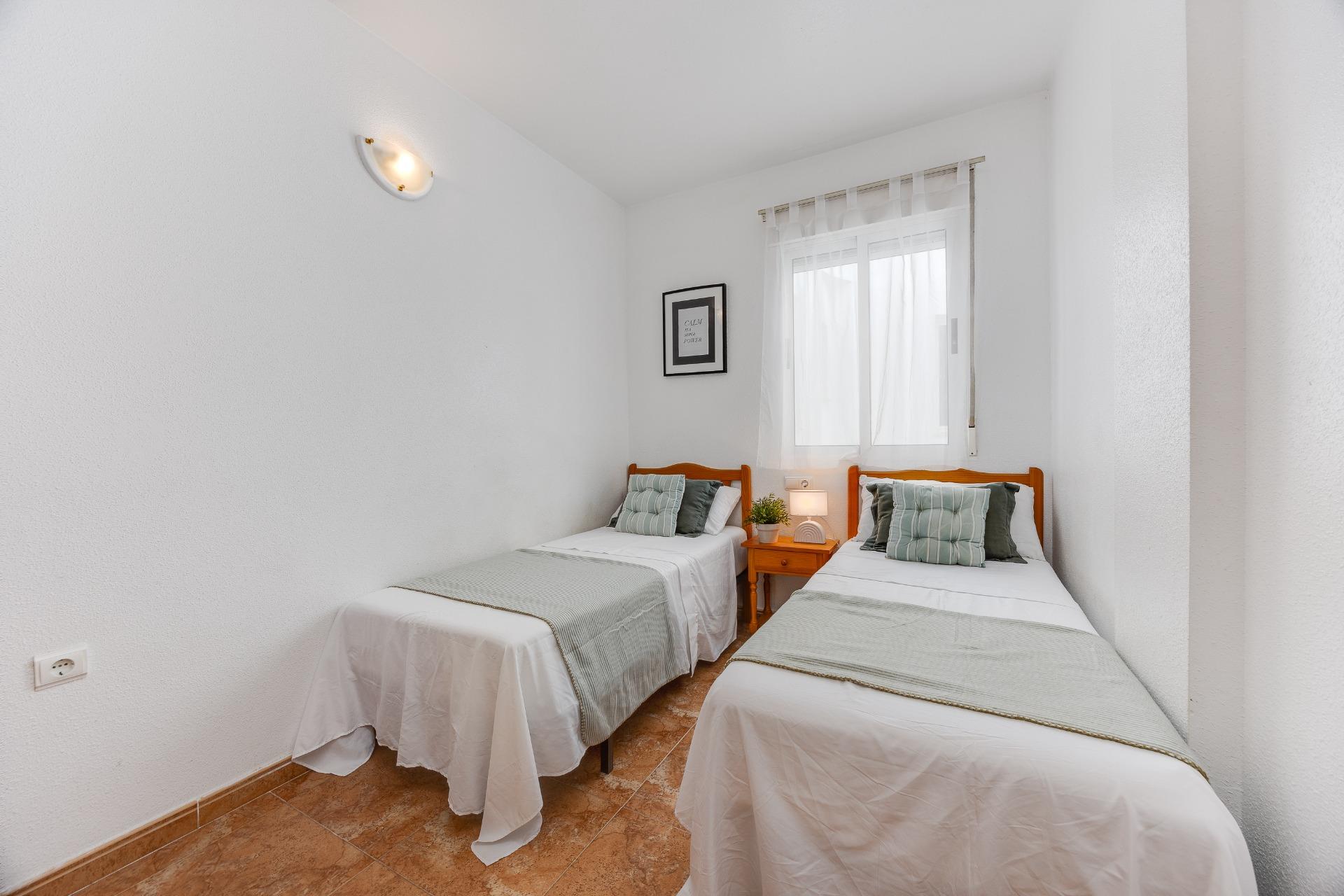 For sale - 2 Bedroom 1 Bathroom Apartment in Torrevieja - Centro  - Alicante