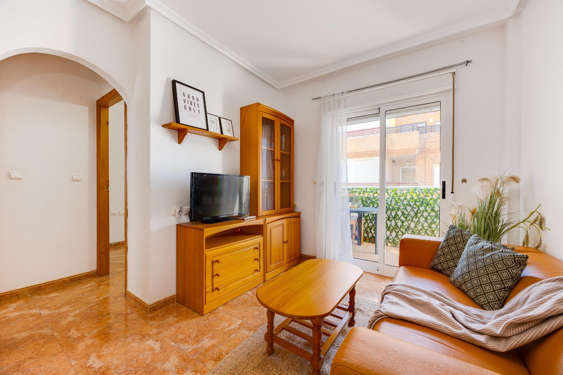 For sale - 2 Bedroom 1 Bathroom Apartment in Torrevieja - Centro  - Alicante