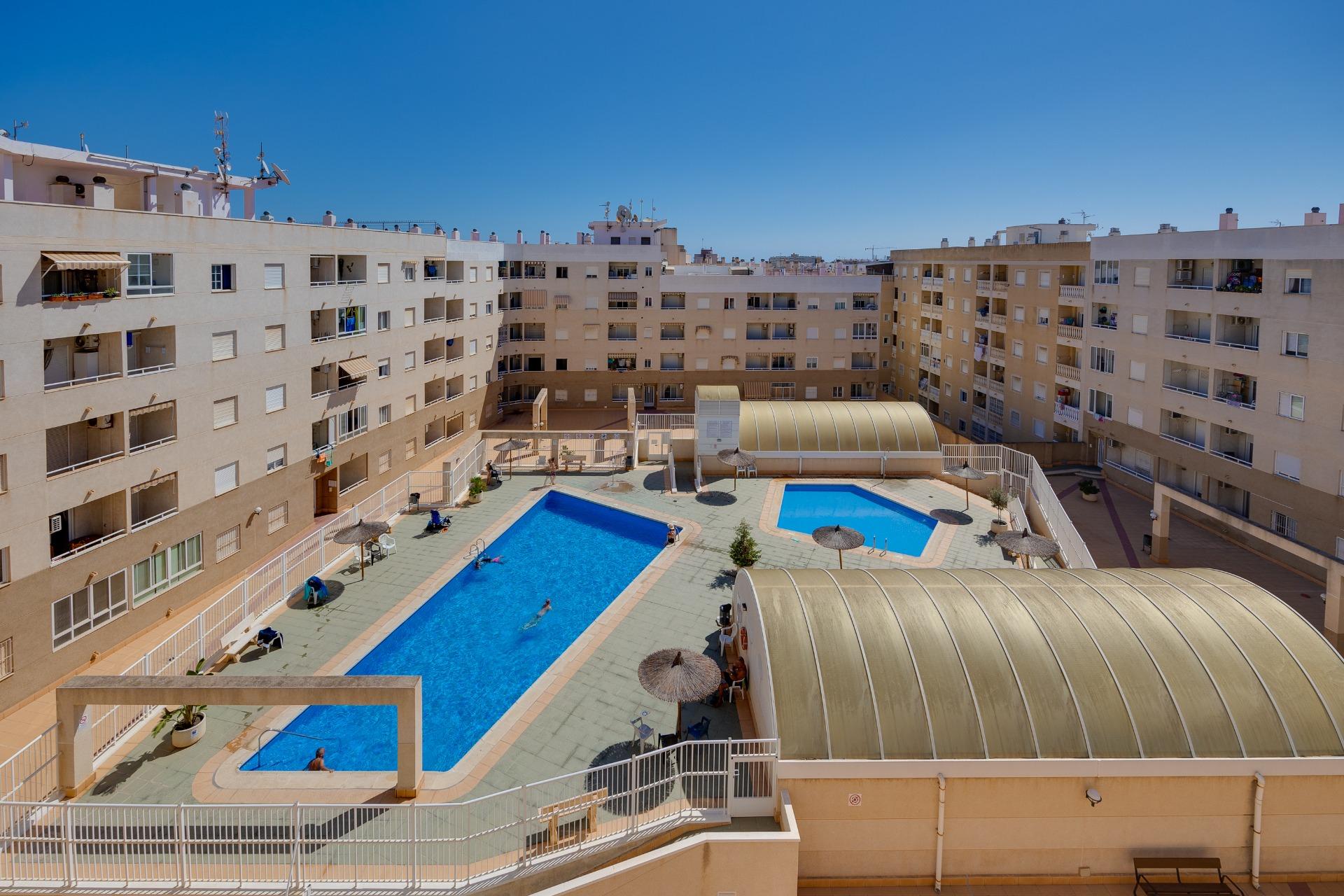 For sale - 2 Bedroom 1 Bathroom Apartment in Torrevieja - Centro  - Alicante