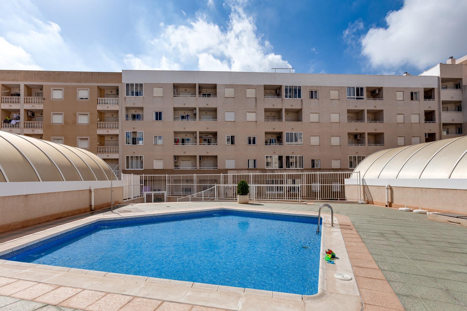 For sale - 2 Bedroom 1 Bathroom Apartment in Torrevieja - Centro  - Alicante