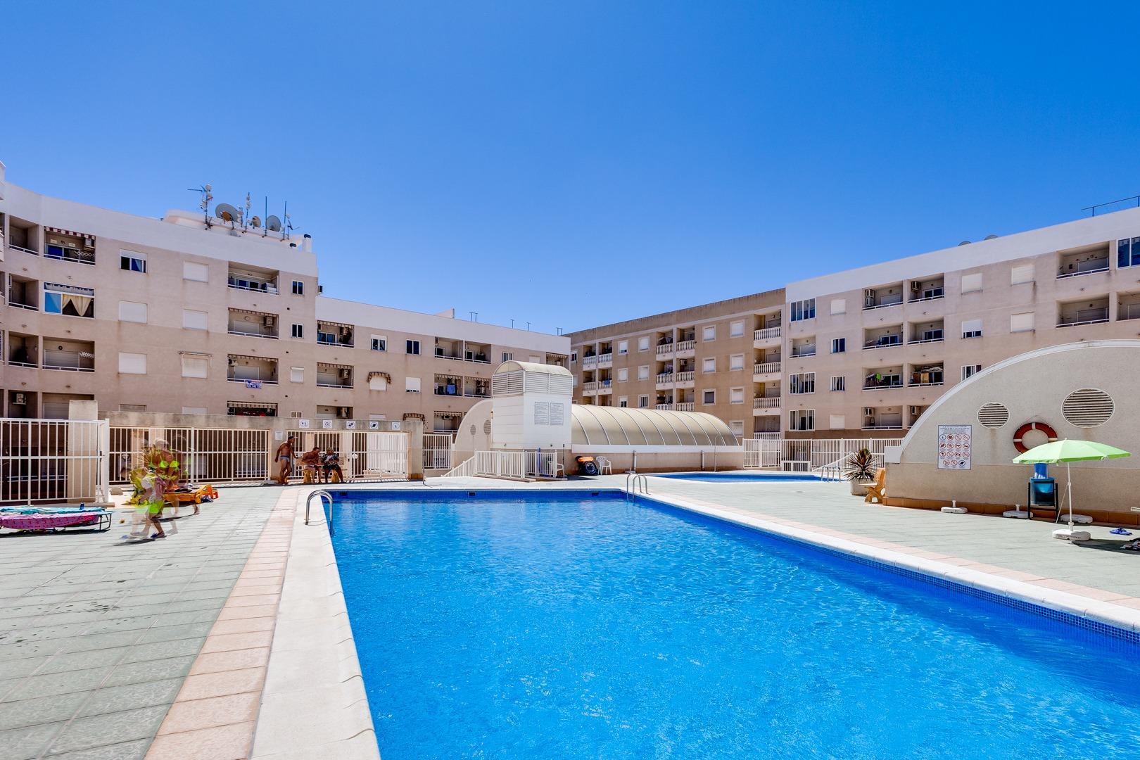 For sale - 2 Bedroom 1 Bathroom Apartment in Torrevieja - Centro  - Alicante
