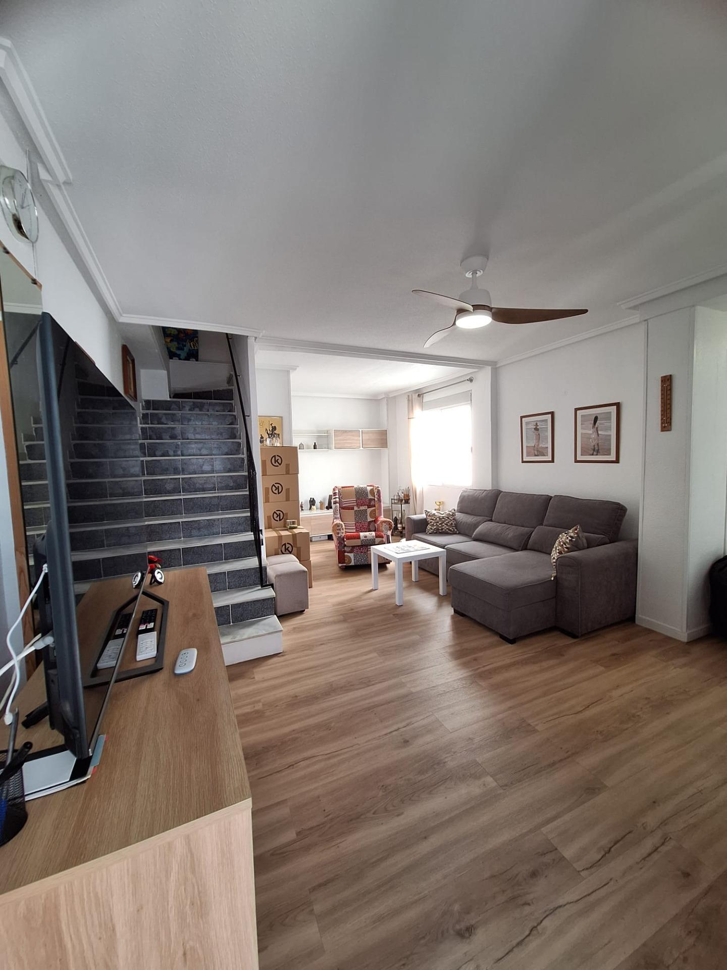 For sale - 3 Bedroom 1 Bathroom Duplex in Torrevieja - Habaneras  - Alicante