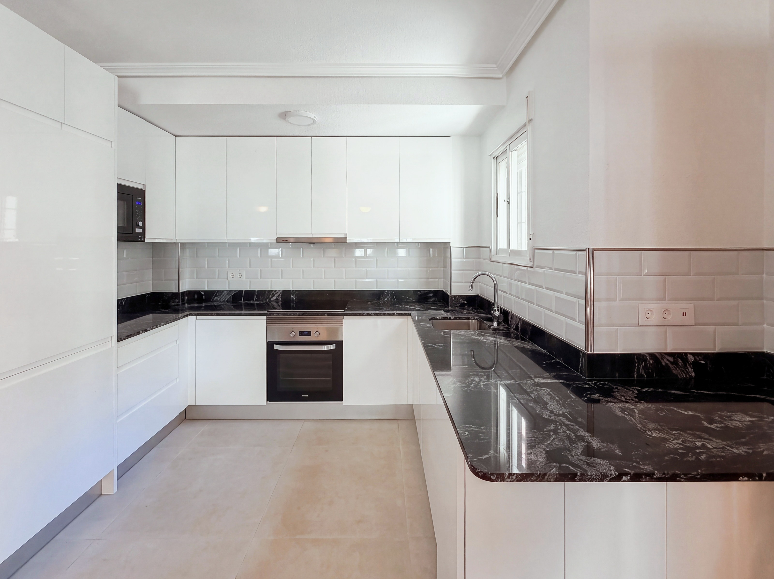 For sale - 3 Bedroom 2 Bathroom Town House in Orihuela Costa - Costa Blanca  - Alicante