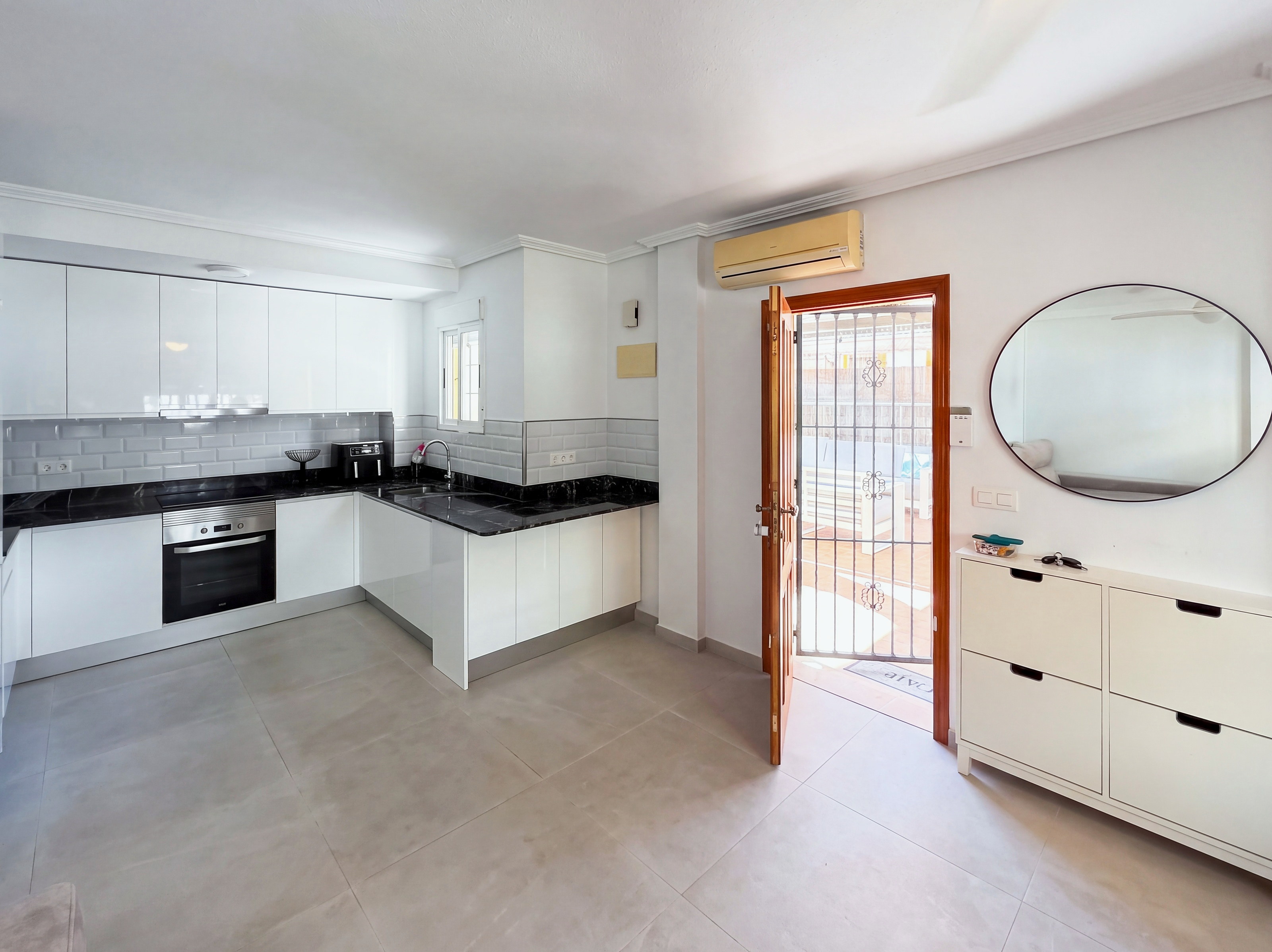 For sale - 3 Bedroom 2 Bathroom Town House in Orihuela Costa - Costa Blanca  - Alicante