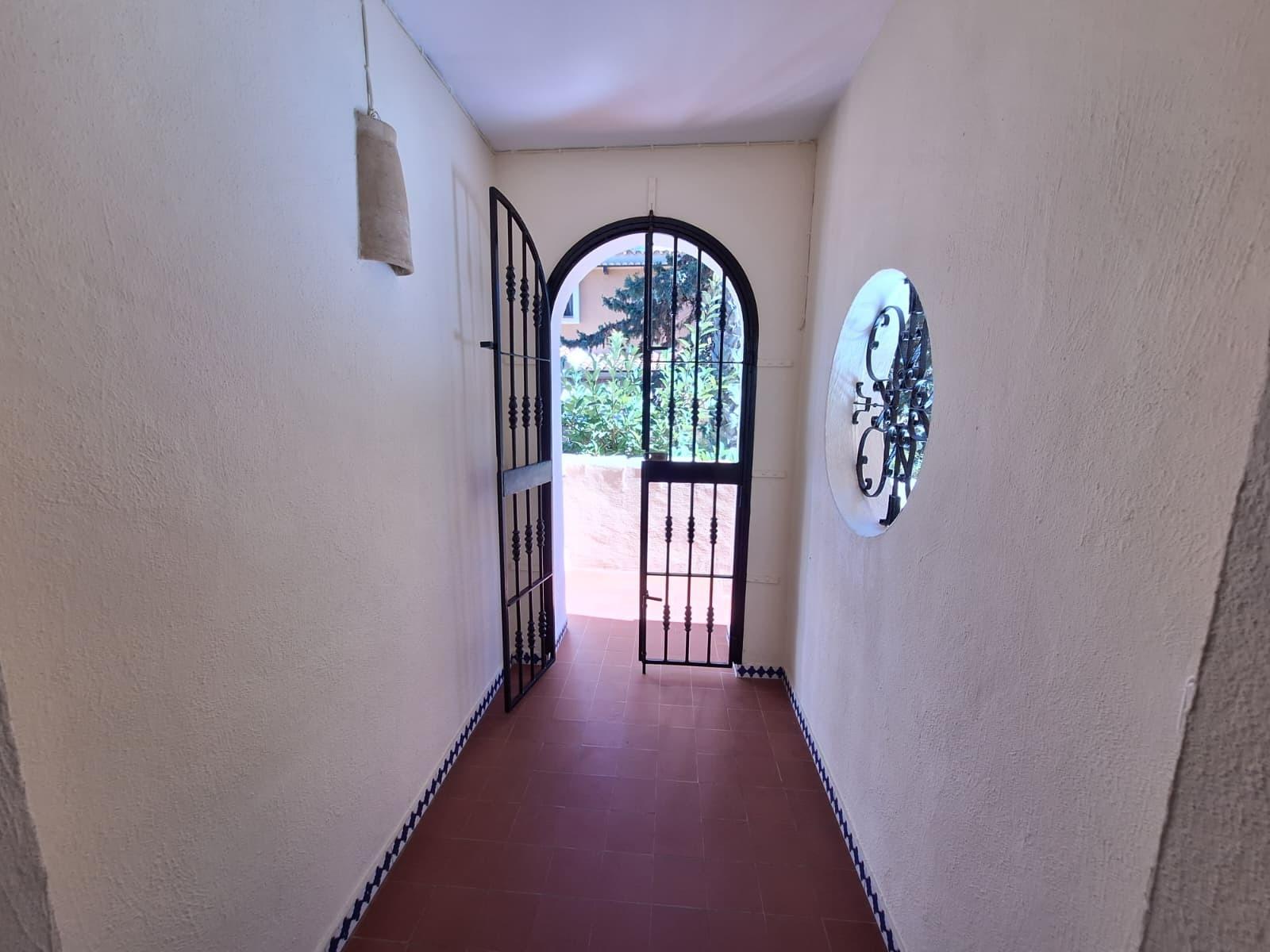 For sale - 2 Bedroom 2 Bathroom Apartment in Torrevieja - Los Frutales  - Alicante