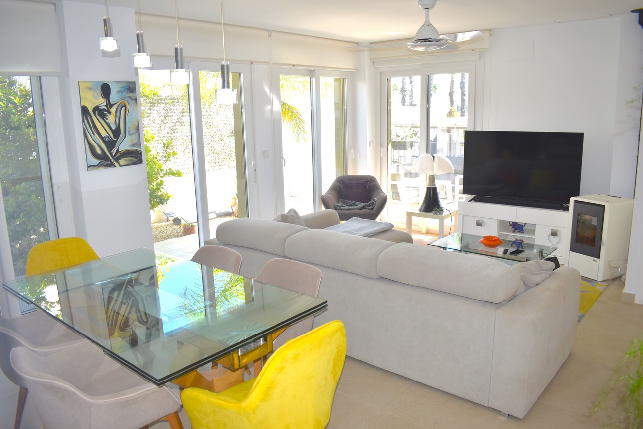 For sale - 3 Bedroom 2 Bathroom Villa in Vistabella Golf Entre Naranjos - Inland  - Alicante