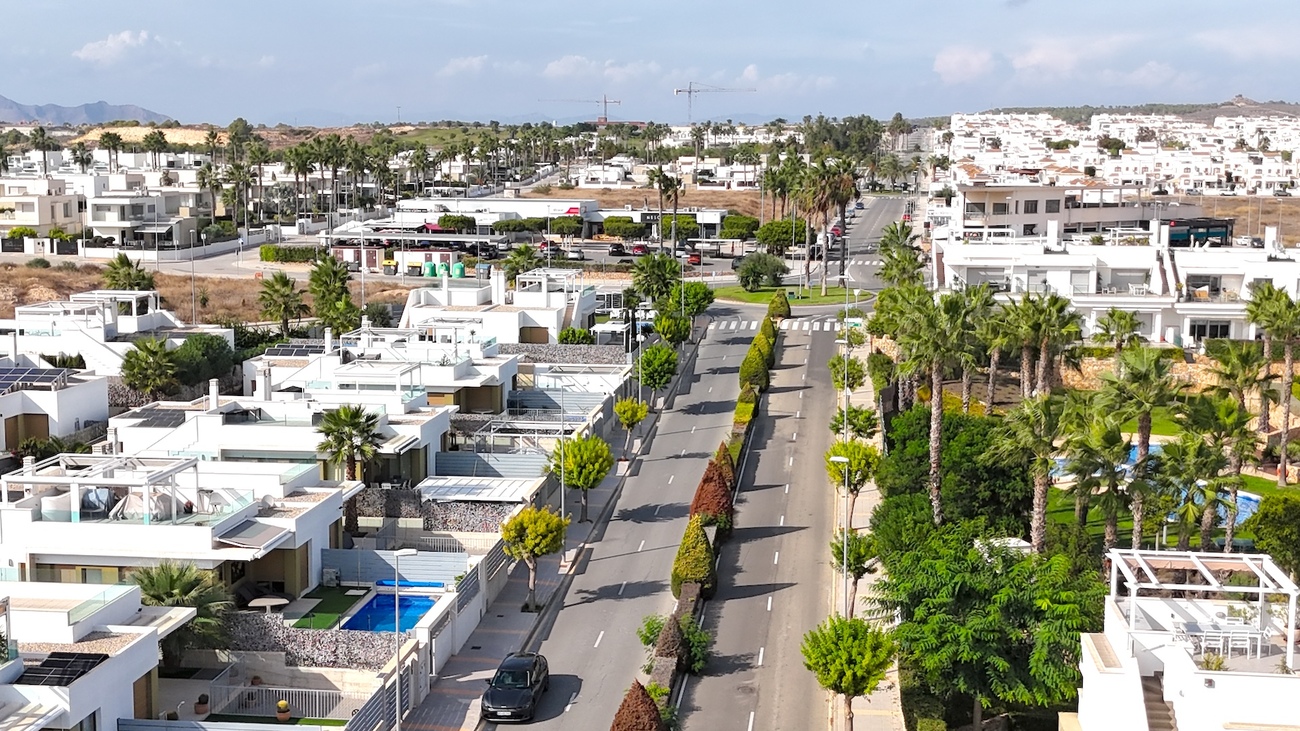 For sale - 3 Bedroom 2 Bathroom Villa in Vistabella Golf Entre Naranjos - Inland  - Alicante