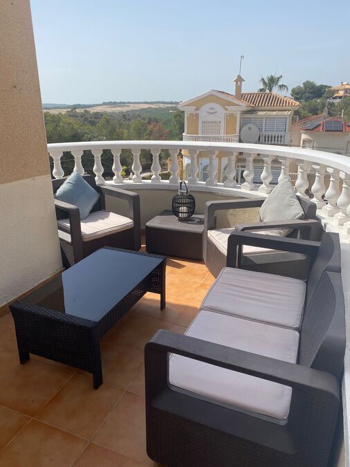For sale - 3 Bedroom 2 Bathroom Detached Villa in Villamartin - , Villamartin, Alicante, Spain - Alicante