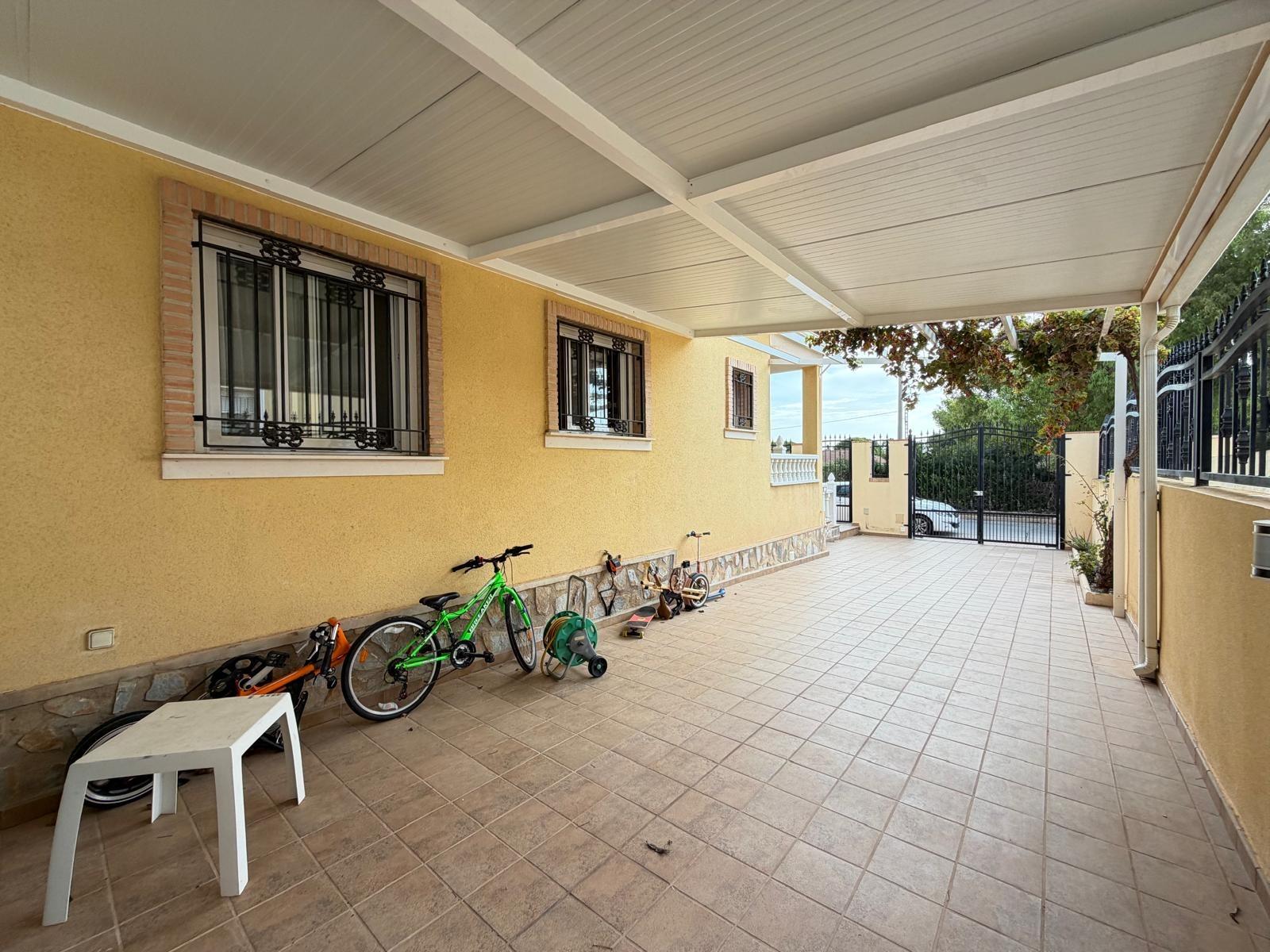 For sale - 4 Bedroom 2 Bathroom Villa in Orihuela Costa - Lomas De Don Juan  - Alicante