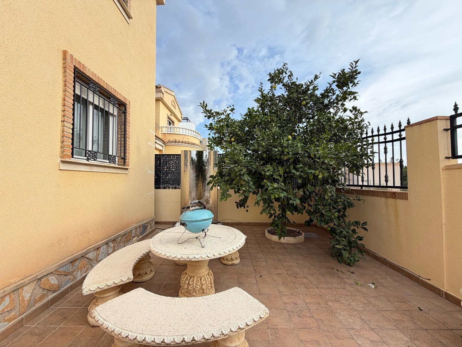 For sale - 4 Bedroom 2 Bathroom Villa in Orihuela Costa - Lomas De Don Juan  - Alicante