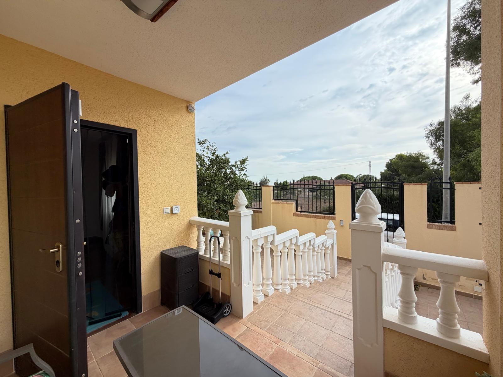 For sale - 4 Bedroom 2 Bathroom Villa in Orihuela Costa - Lomas De Don Juan  - Alicante
