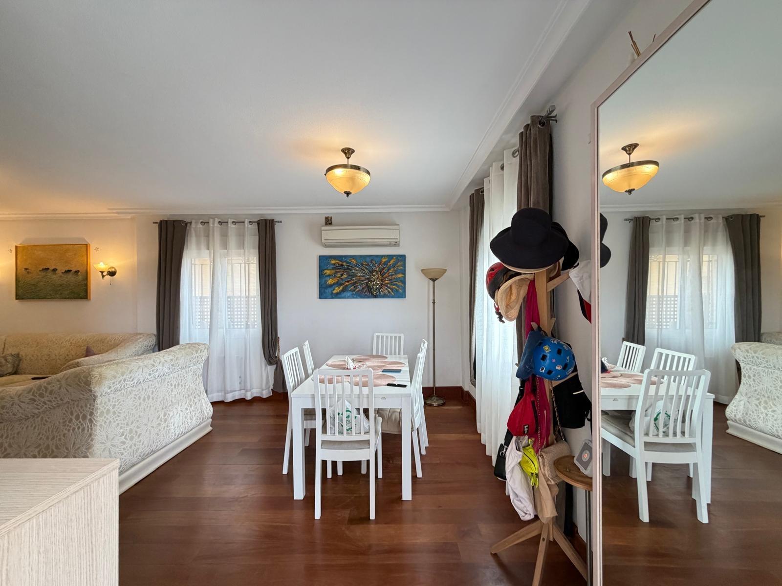 For sale - 4 Bedroom 2 Bathroom Villa in Orihuela Costa - Lomas De Don Juan  - Alicante