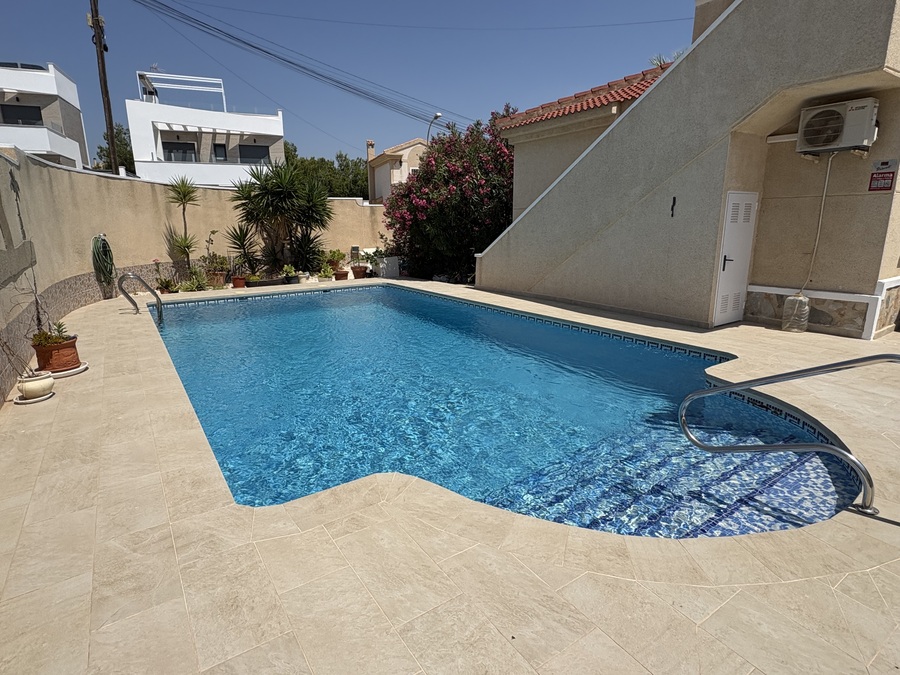 For sale - 3 Bedroom 2 Bathroom Villa in Orihuela Costa - , Orihuela Costa, Alicante, Spain - Alicante