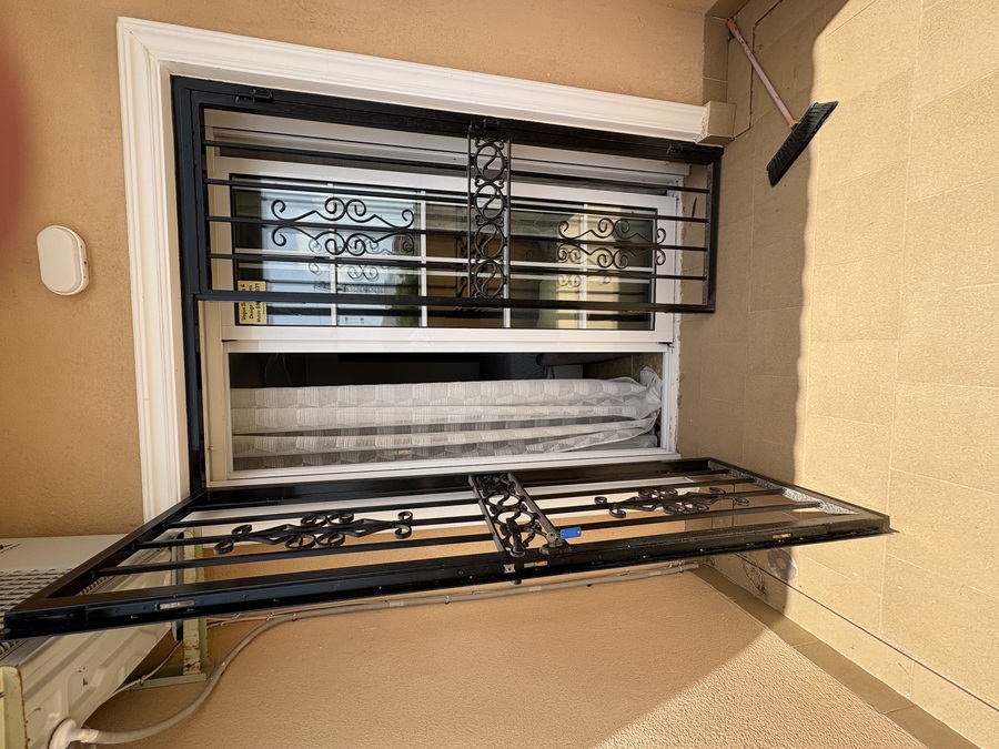 For sale - 3 Bedroom 2 Bathroom Townhouse in Villamartin - , Villamartin, Alicante, Spain - Alicante