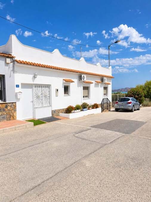 3 Bedroom 2 Bathroom Country House in Torremendo