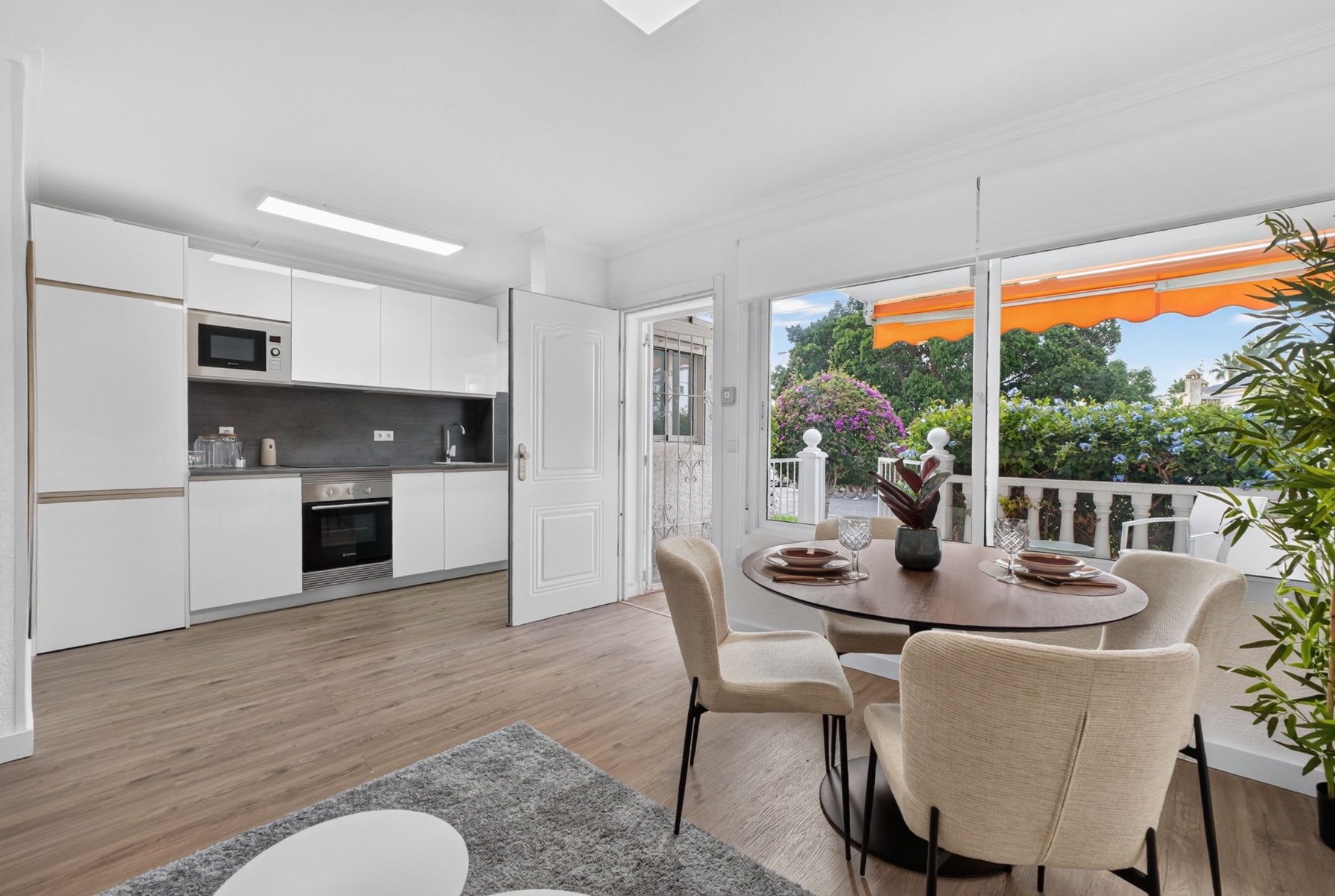 For sale - 2 Bedroom 1 Bathroom Bungalow in Orihuela - Inland  - Alicante