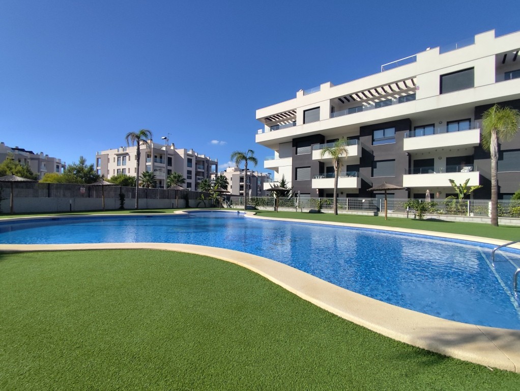 For sale - 3 Bedroom 2 Bathroom Penthouse in Villamartin - Villamartin  - Alicante