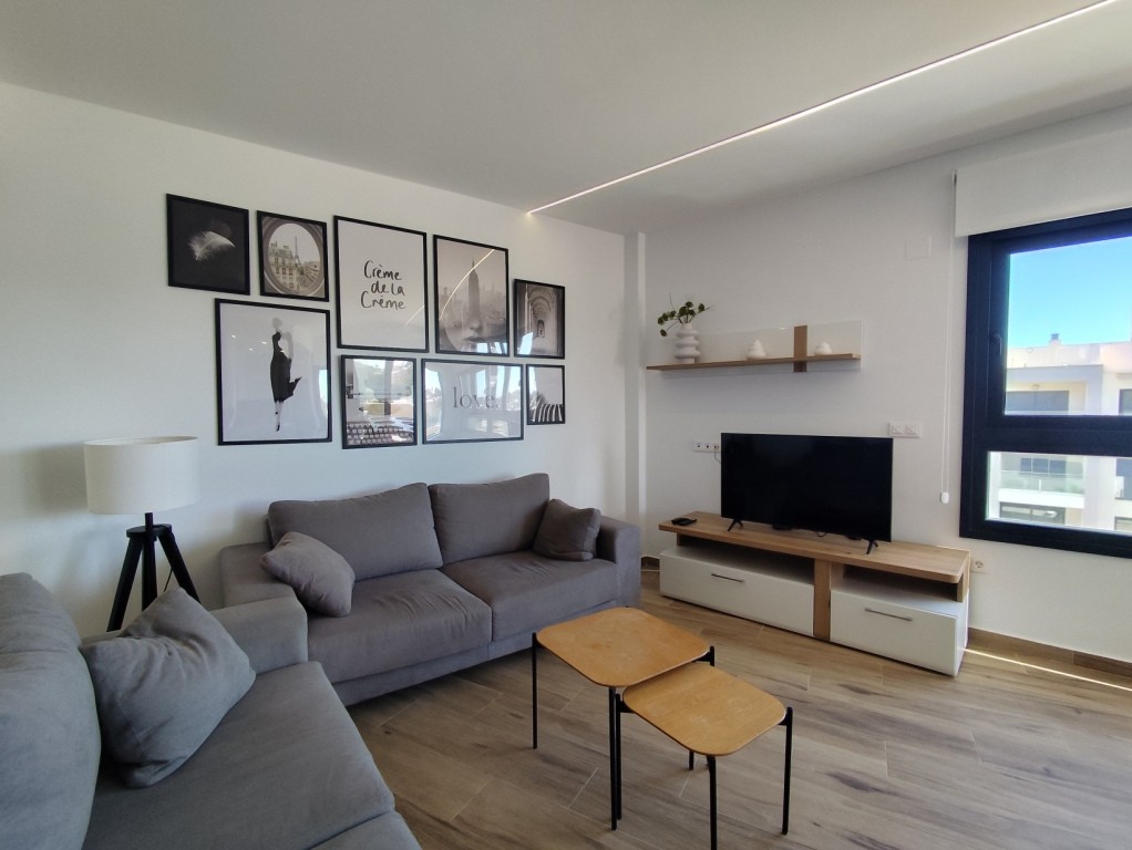 For sale - 3 Bedroom 2 Bathroom Penthouse in Villamartin - Villamartin  - Alicante