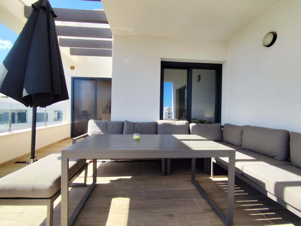 For sale - 3 Bedroom 2 Bathroom Penthouse in Villamartin - Villamartin  - Alicante