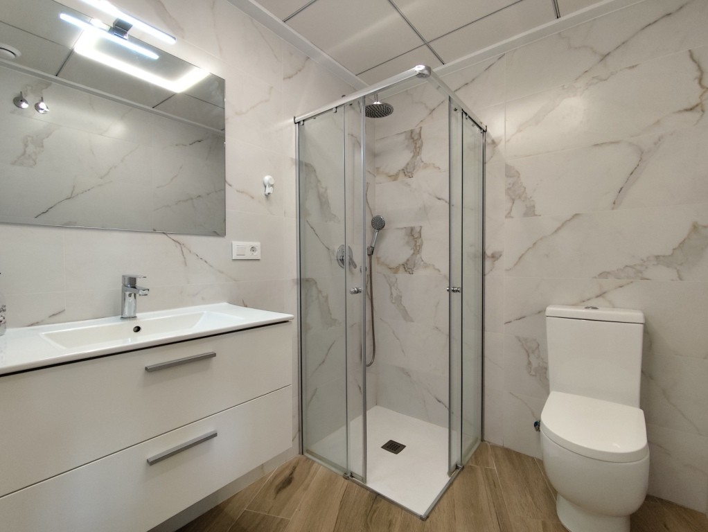 For sale - 3 Bedroom 2 Bathroom Penthouse in Villamartin - Villamartin  - Alicante