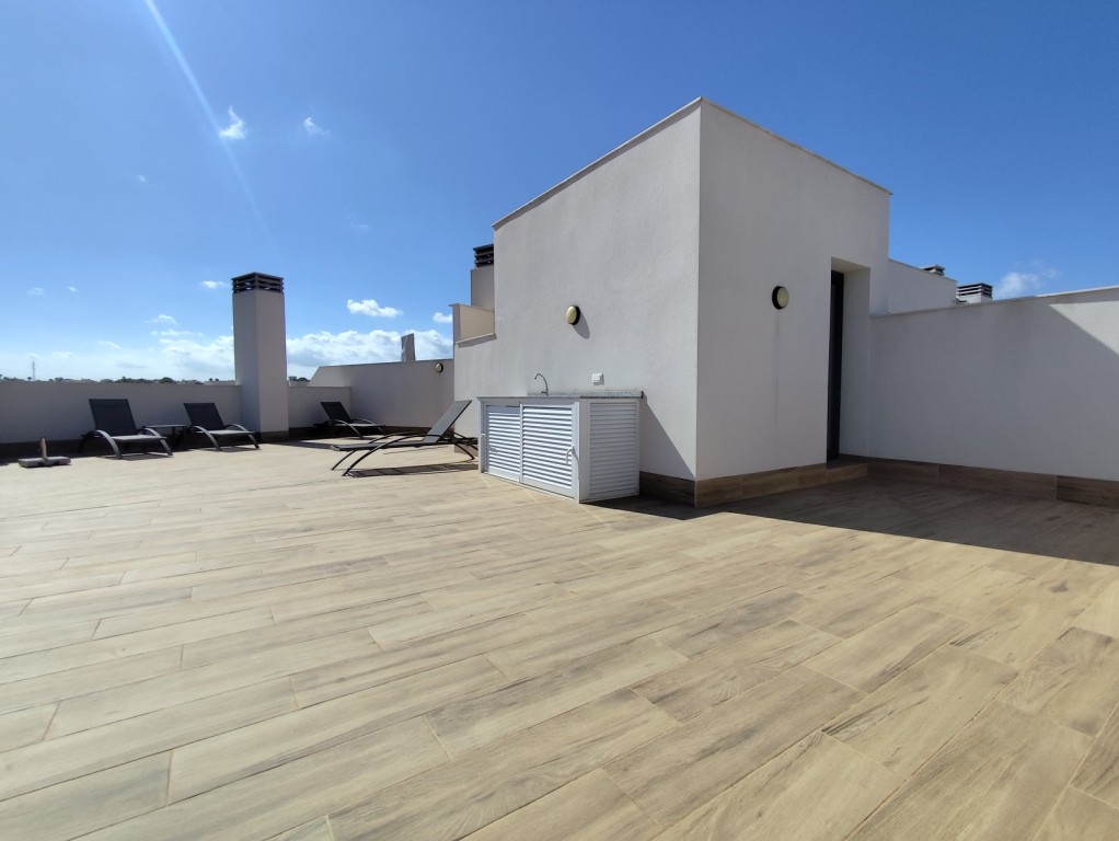 For sale - 3 Bedroom 2 Bathroom Penthouse in Villamartin - Villamartin  - Alicante