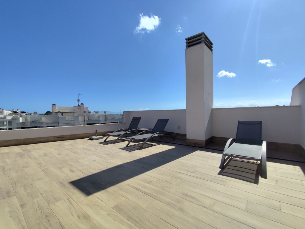 For sale - 3 Bedroom 2 Bathroom Penthouse in Villamartin - Villamartin  - Alicante