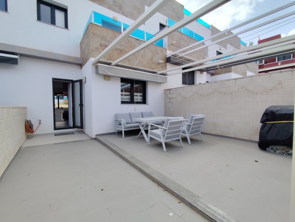 For sale - 3 Bedroom 3 Bathroom Townhouse in Bigastro - Bigastro  - Alicante