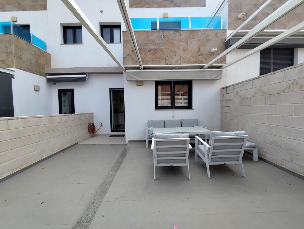 For sale - 3 Bedroom 3 Bathroom Townhouse in Bigastro - Bigastro  - Alicante