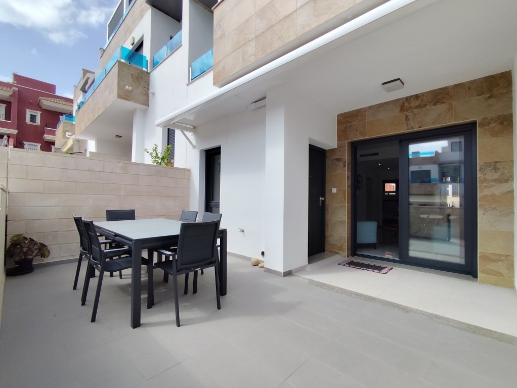 For sale - 3 Bedroom 3 Bathroom Townhouse in Bigastro - Bigastro  - Alicante