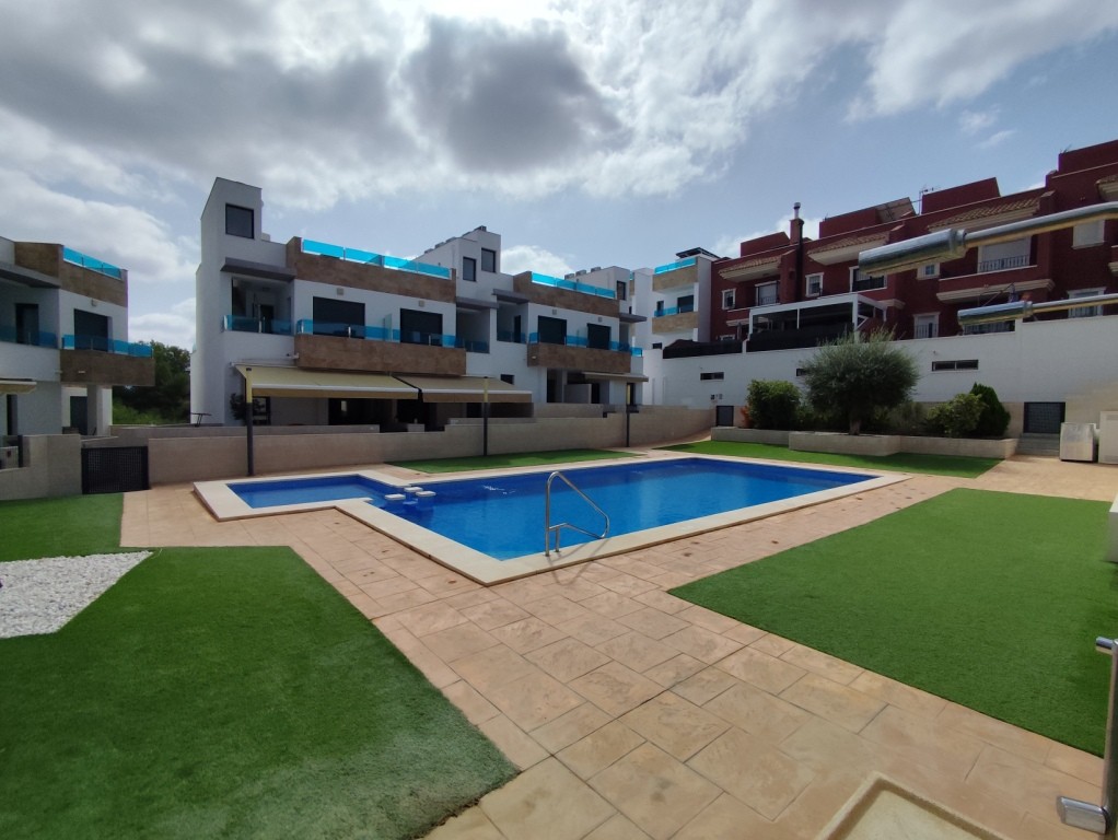 For sale - 3 Bedroom 3 Bathroom Townhouse in Bigastro - Bigastro  - Alicante