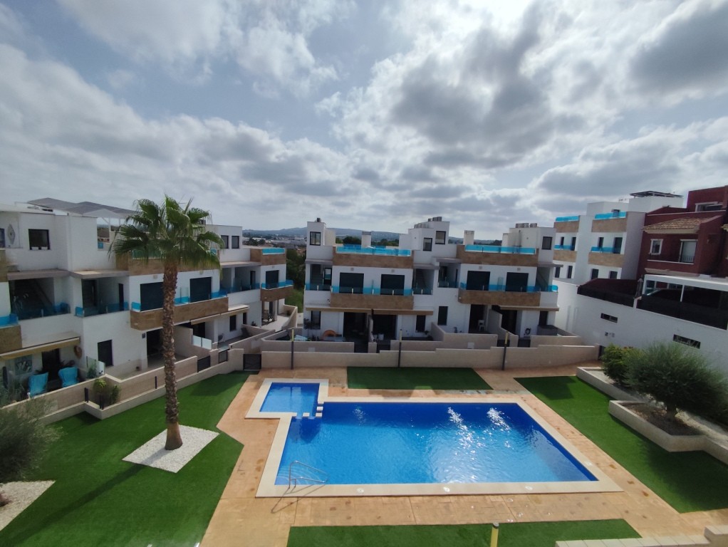 For sale - 3 Bedroom 3 Bathroom Townhouse in Bigastro - Bigastro  - Alicante