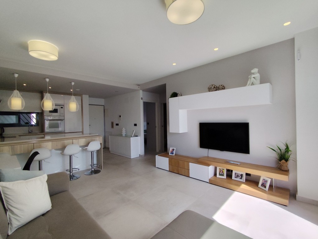 For sale - 3 Bedroom 2 Bathroom Penthouse in El Raso - El Raso  - Alicante