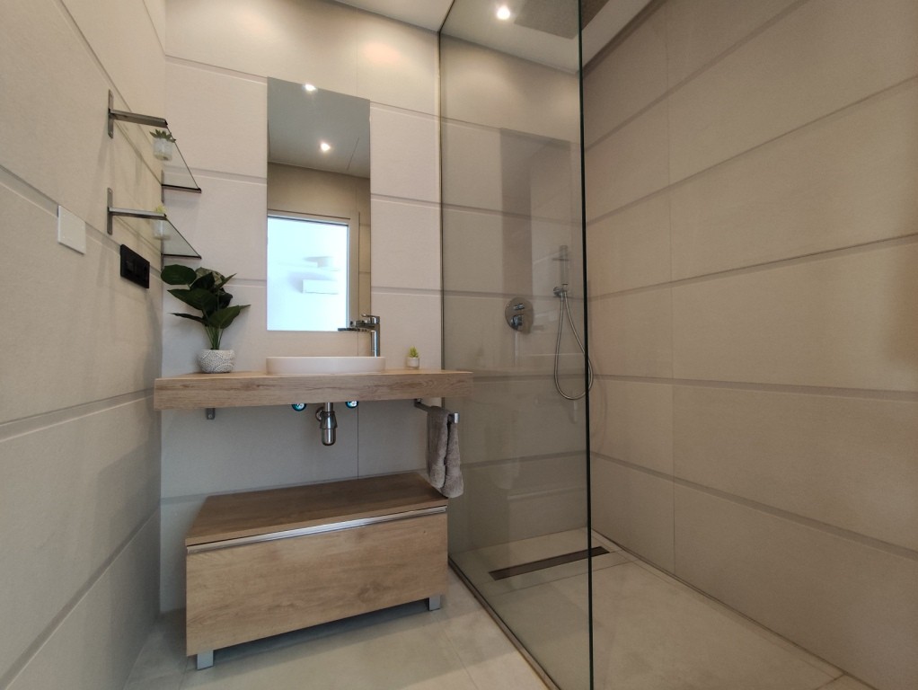 For sale - 3 Bedroom 2 Bathroom Penthouse in El Raso - El Raso  - Alicante