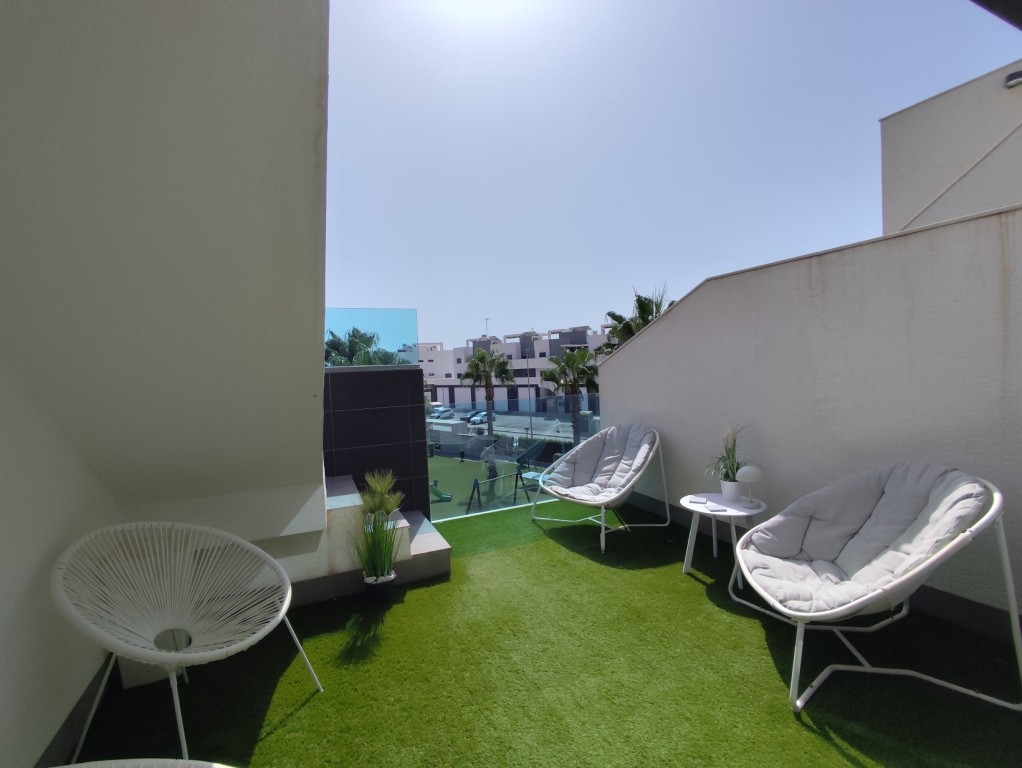 For sale - 3 Bedroom 2 Bathroom Penthouse in El Raso - El Raso  - Alicante