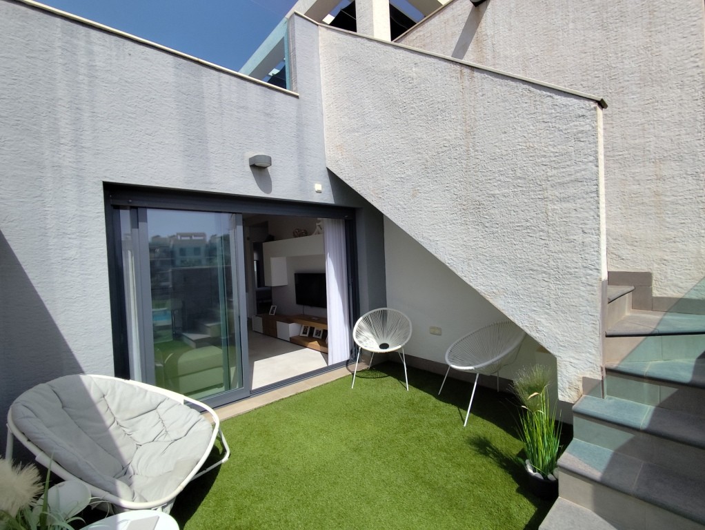 For sale - 3 Bedroom 2 Bathroom Penthouse in El Raso - El Raso  - Alicante