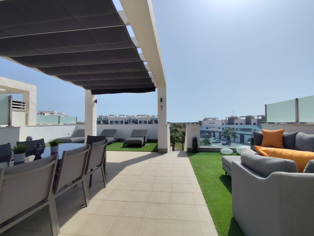For sale - 3 Bedroom 2 Bathroom Penthouse in El Raso - El Raso  - Alicante