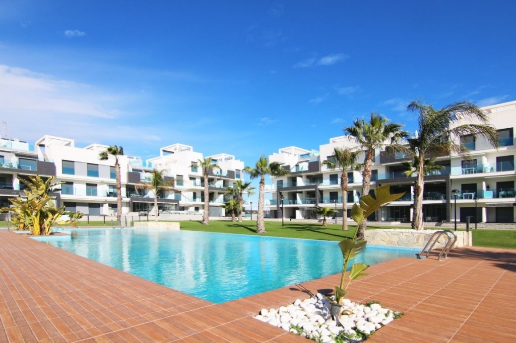 3 Bedroom 2 Bathroom Penthouse in El Raso