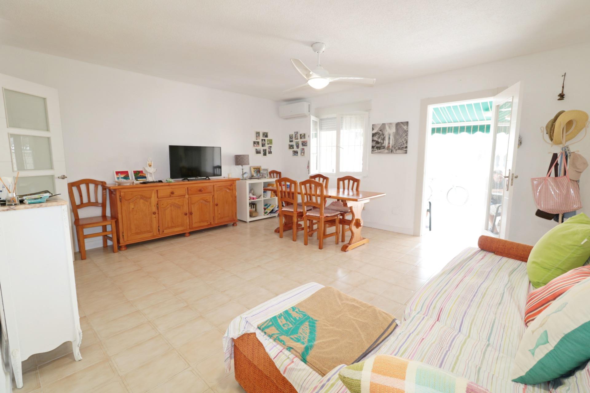 For sale - 3 Bedroom 2 Bathroom Town House in Torrevieja - Playa De Los Naufragos  - Alicante