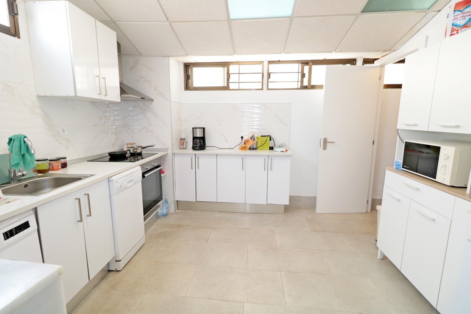 For sale - 3 Bedroom 2 Bathroom Town House in Torrevieja - Playa De Los Naufragos  - Alicante