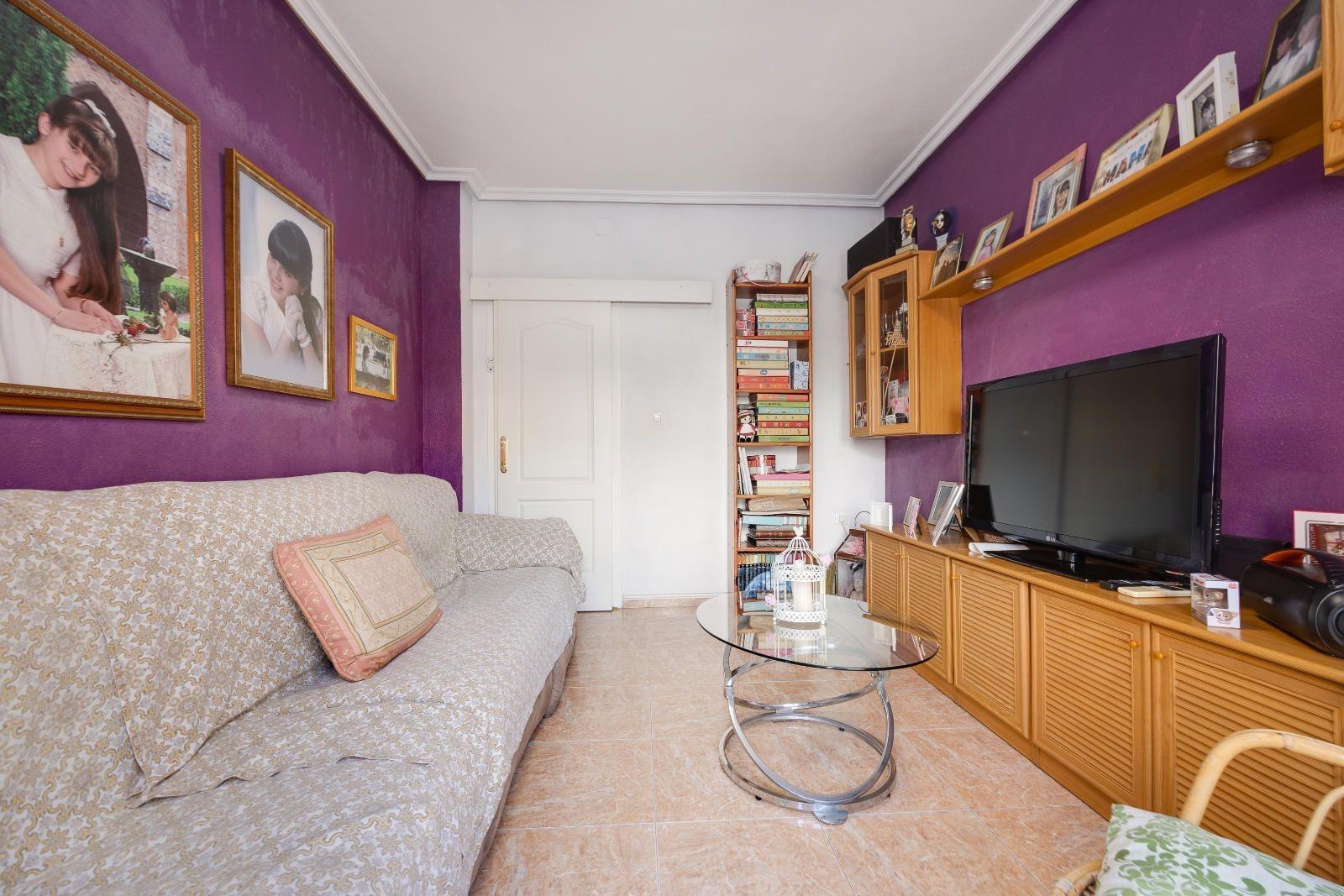 For sale - 5 Bedroom 2 Bathroom Apartment in Torrevieja - Centro  - Alicante