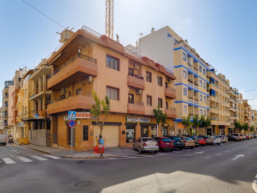 5 Bedroom 2 Bathroom Apartment in Torrevieja