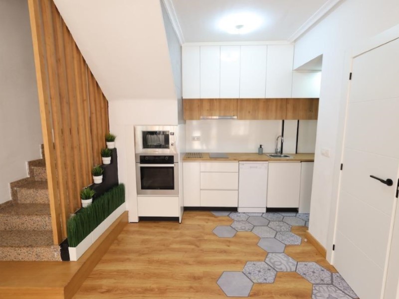 For sale - 3 Bedroom 2 Bathroom Town House in Orihuela - Inland  - Alicante