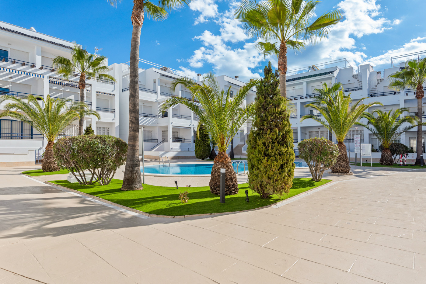 For sale - 3 Bedroom 2 Bathroom Apartment in Torrevieja - Costa Blanca  - Alicante