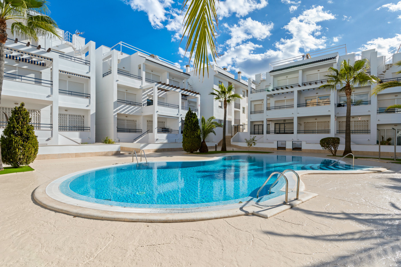 For sale - 3 Bedroom 2 Bathroom Apartment in Torrevieja - Costa Blanca  - Alicante