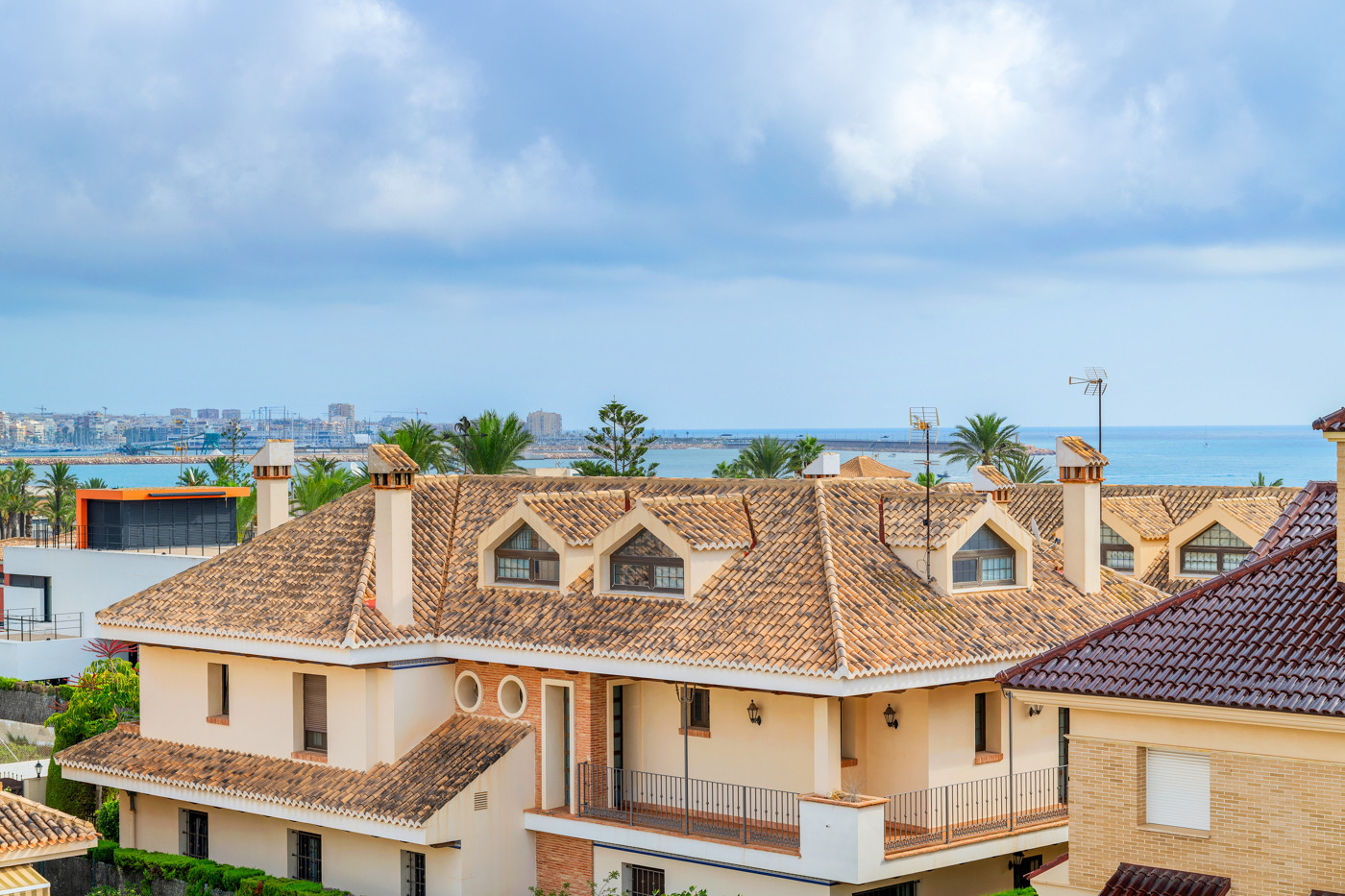 For sale - 3 Bedroom 2 Bathroom Apartment in Torrevieja - Costa Blanca  - Alicante
