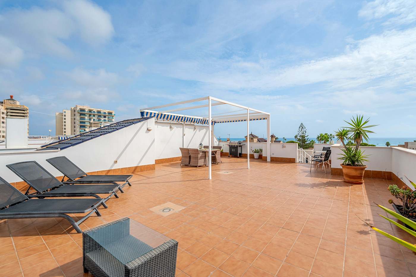 For sale - 3 Bedroom 2 Bathroom Apartment in Torrevieja - Costa Blanca  - Alicante